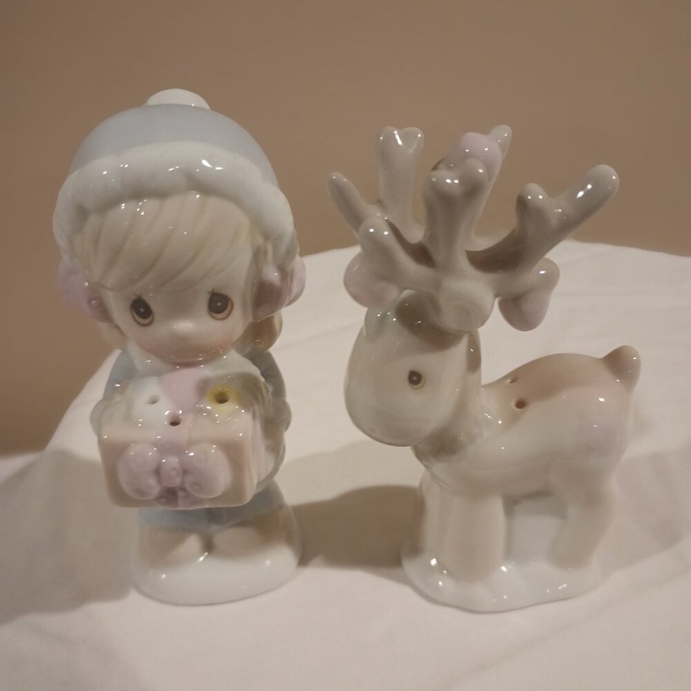 Precious Moments Christmas Salt and Pepper Shaker